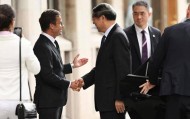 中美刚入座谈判，华盛顿就传噩耗，美国两党联手，逼中方付出代价