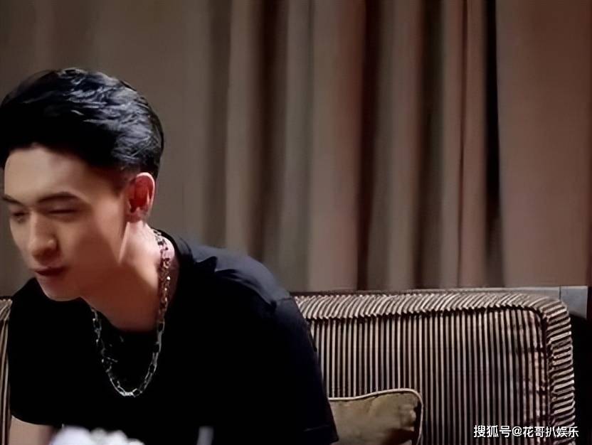 秦霄贤粉丝伪造人民网文章为他洗白，被辛雨锡揭穿，人民网发声