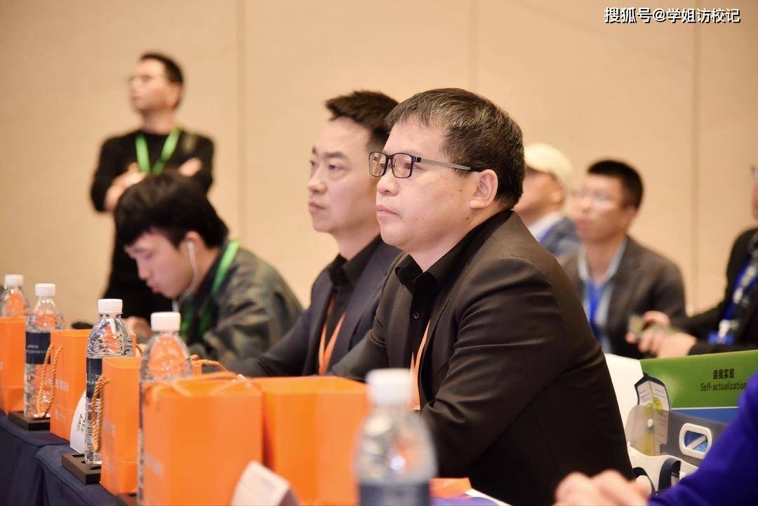 “摆烂式作业”爆红全网！“暑假生活”做了也白做？
