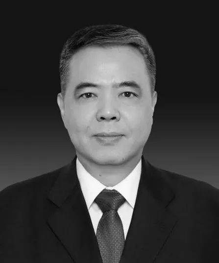 李春升同志会议期间因病逝世，享年63岁
