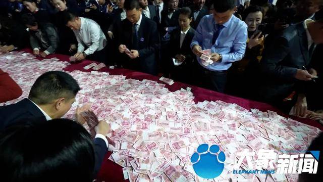 全网最爱发钱的河南老板崔培军：近七成利润分给员工，去年发了1.7亿元